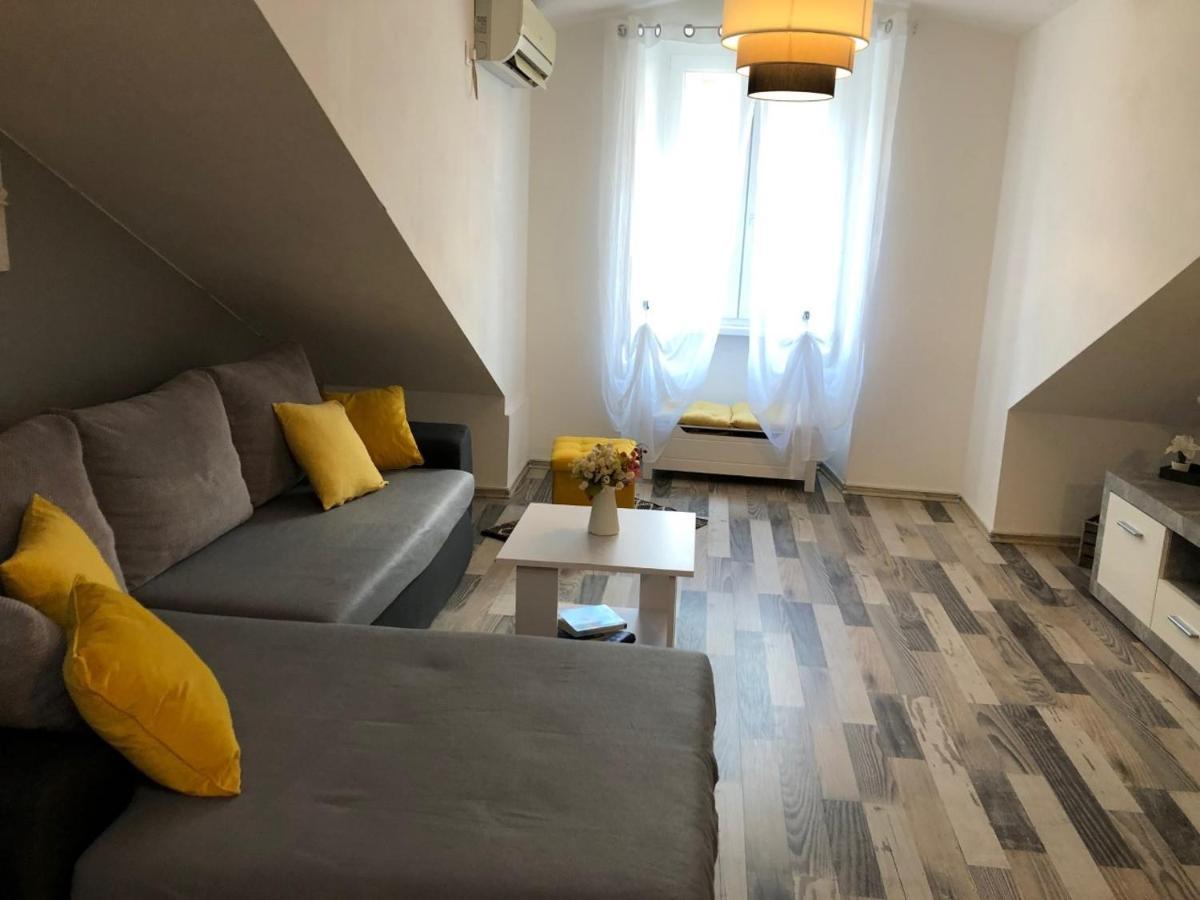 Charming Rijeka City Center Apartment Renee Exterior foto