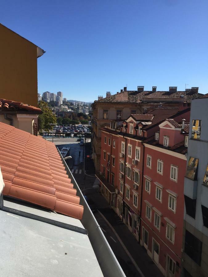 Charming Rijeka City Center Apartment Renee Exterior foto
