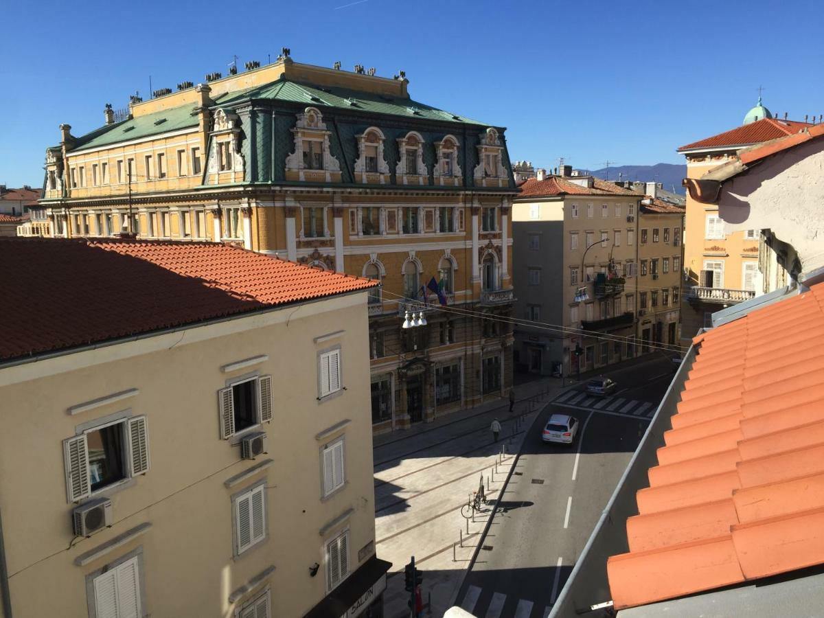Charming Rijeka City Center Apartment Renee Exterior foto